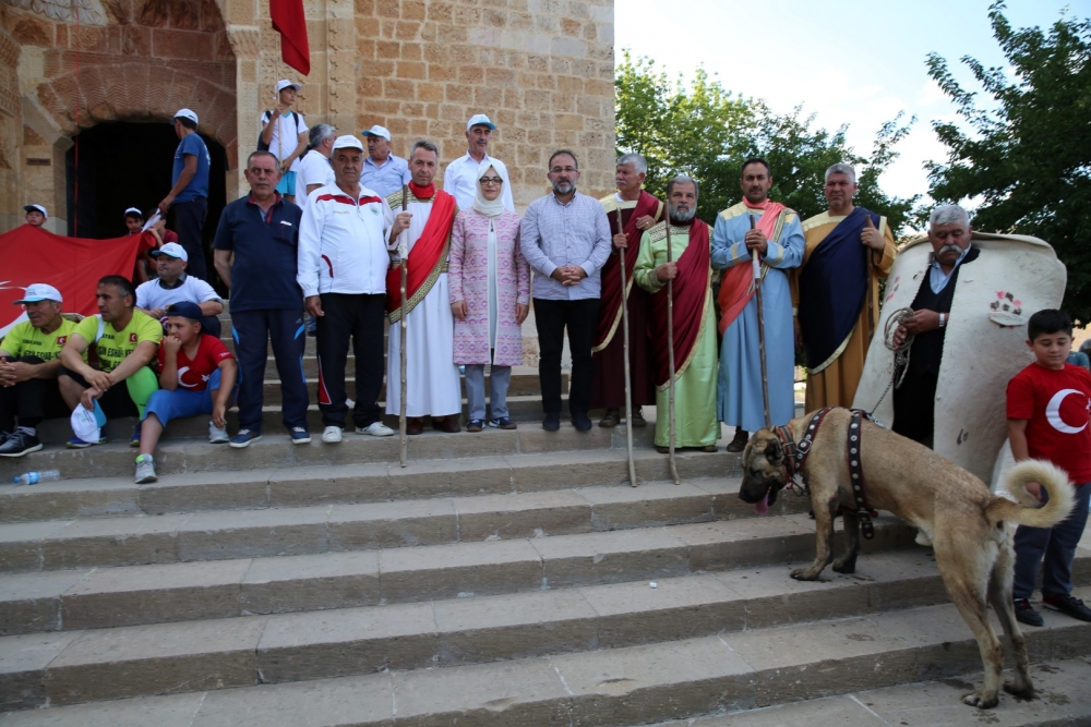 YEMLİHALAR, 15 TEMMUZ ŞEHİTLERİ İÇİN YÜRÜDÜ 11