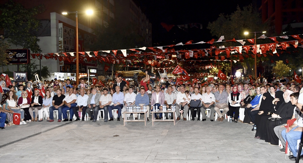 KAHRAMANMARAŞ 7’DEN 77’YE DEMOKRASİ NÖBETİNE DESTEK VERDİ 3