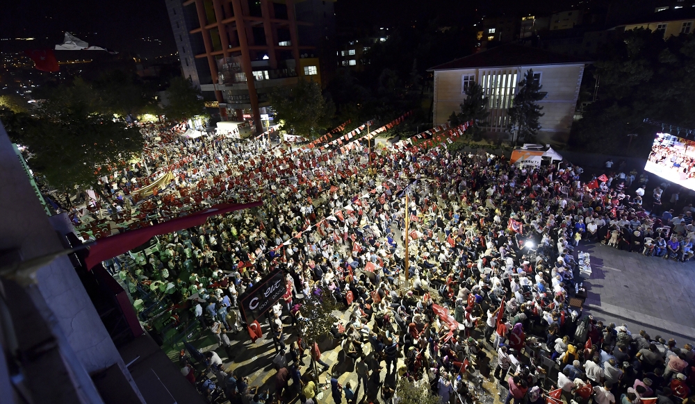 KAHRAMANMARAŞ 7’DEN 77’YE DEMOKRASİ NÖBETİNE DESTEK VERDİ 6