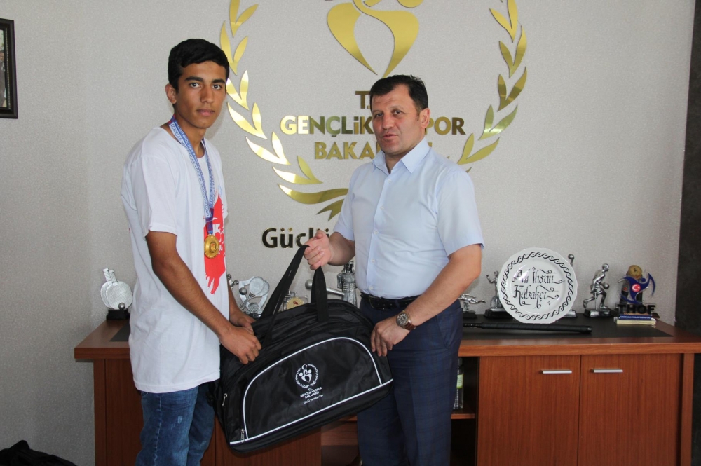 TRAPTA KAHRAMANMARAŞ MADALYALARI SİLDİ SÜPÜRDÜ 10