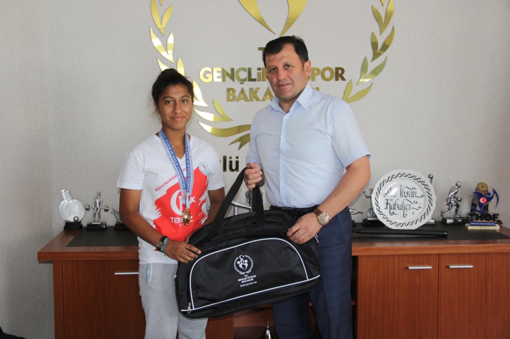 TRAPTA KAHRAMANMARAŞ MADALYALARI SİLDİ SÜPÜRDÜ 9