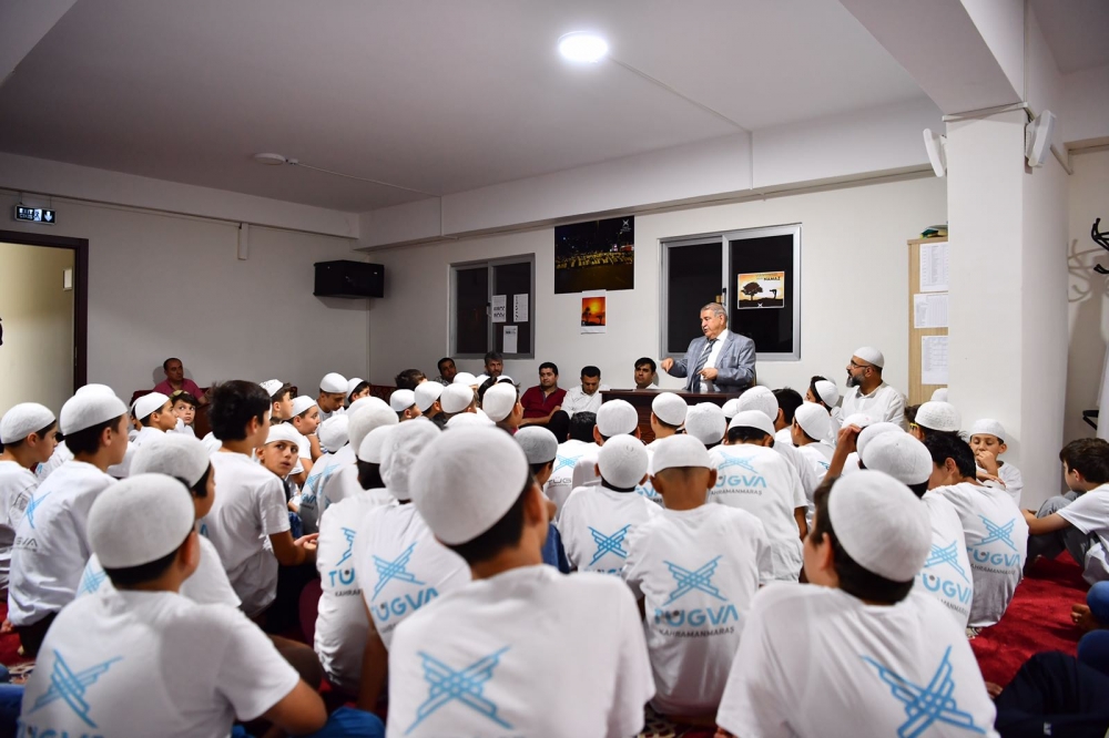 HANEFİ MAHÇİÇEK, TÜGVA ÖĞRENCİLERİ İLE BİR ARAYA GELDİ 3