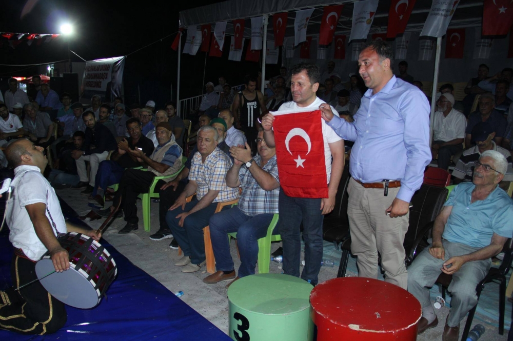 60 YILDIR YAPILMAYAN GECE GÜREŞİNİ ‘‘ILICA’’DA BAŞLATTILAR 7