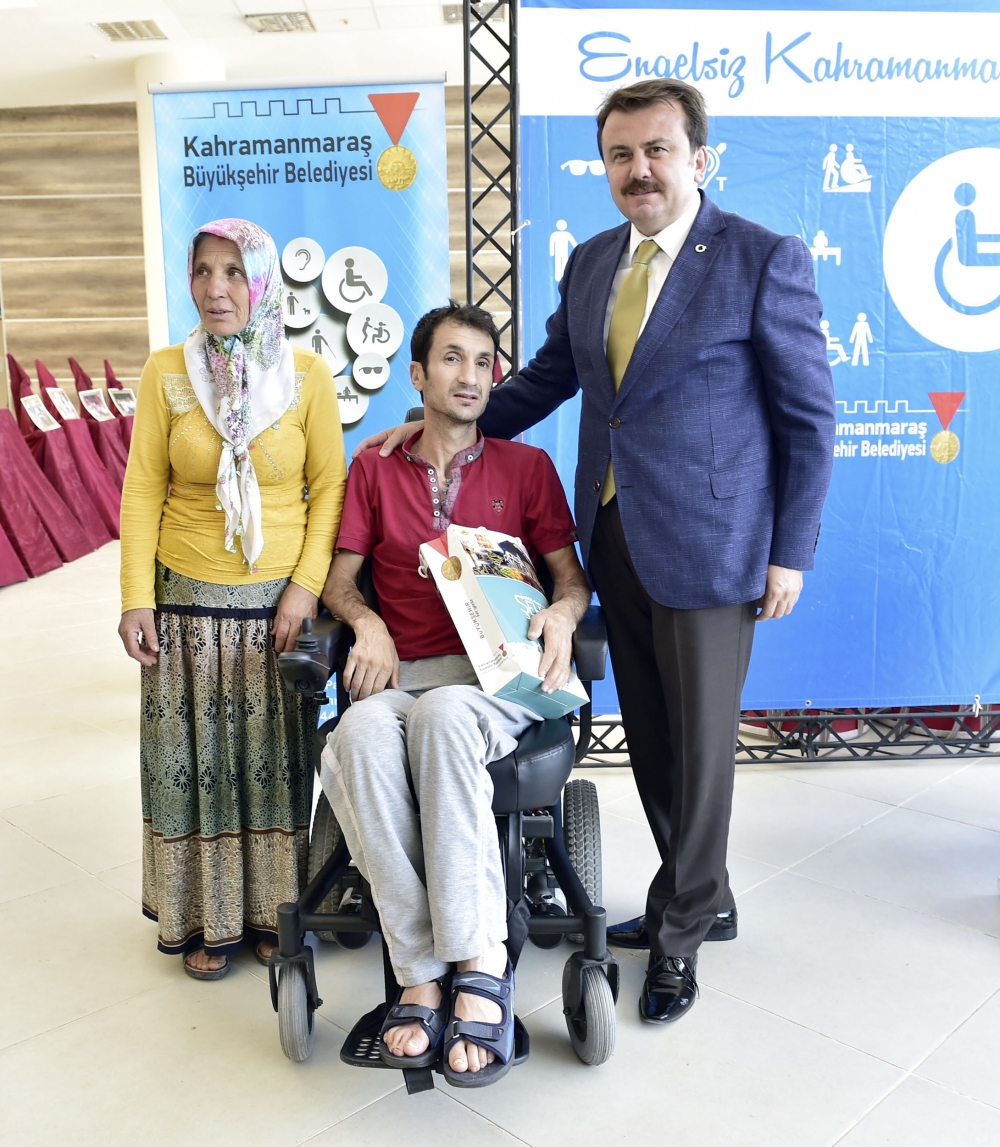 30 ADET MEDİKAL MALZEME İHTİYAÇ SAHİPLERİNE VERİLDİ 10