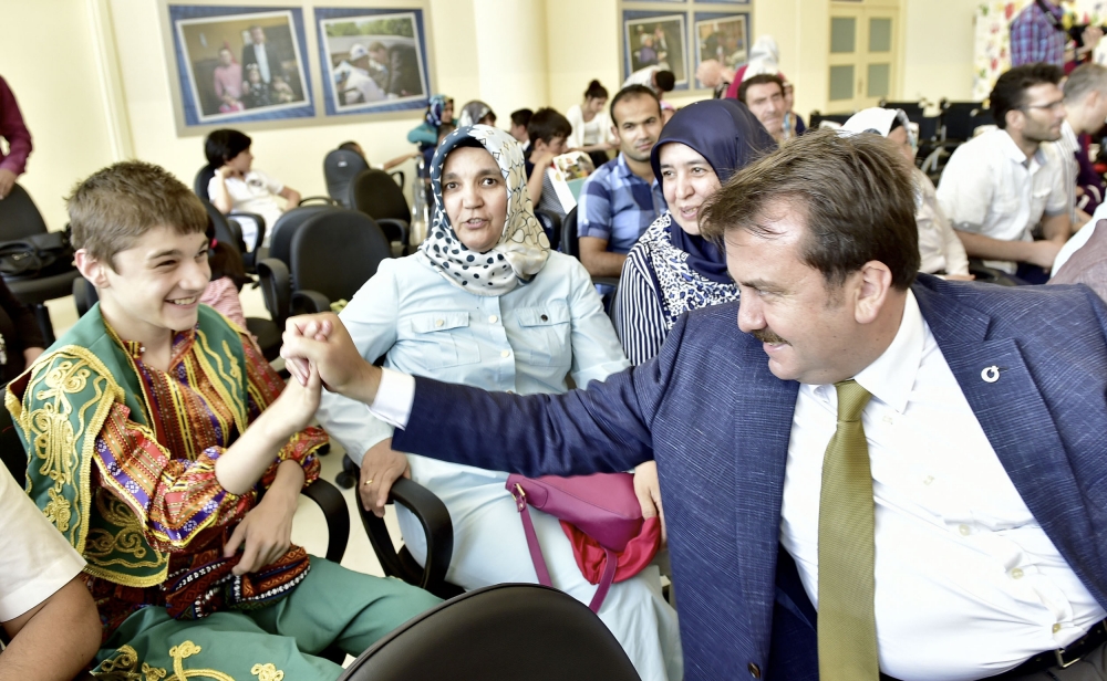 30 ADET MEDİKAL MALZEME İHTİYAÇ SAHİPLERİNE VERİLDİ 12