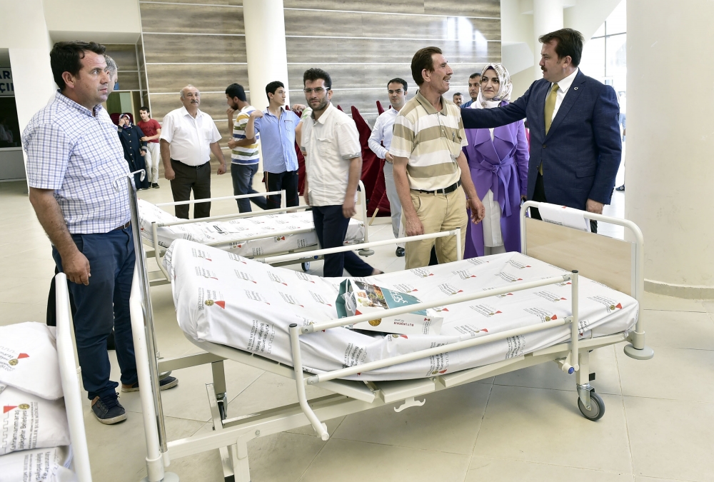 30 ADET MEDİKAL MALZEME İHTİYAÇ SAHİPLERİNE VERİLDİ 13