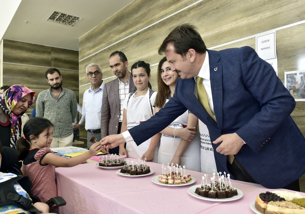 30 ADET MEDİKAL MALZEME İHTİYAÇ SAHİPLERİNE VERİLDİ 14