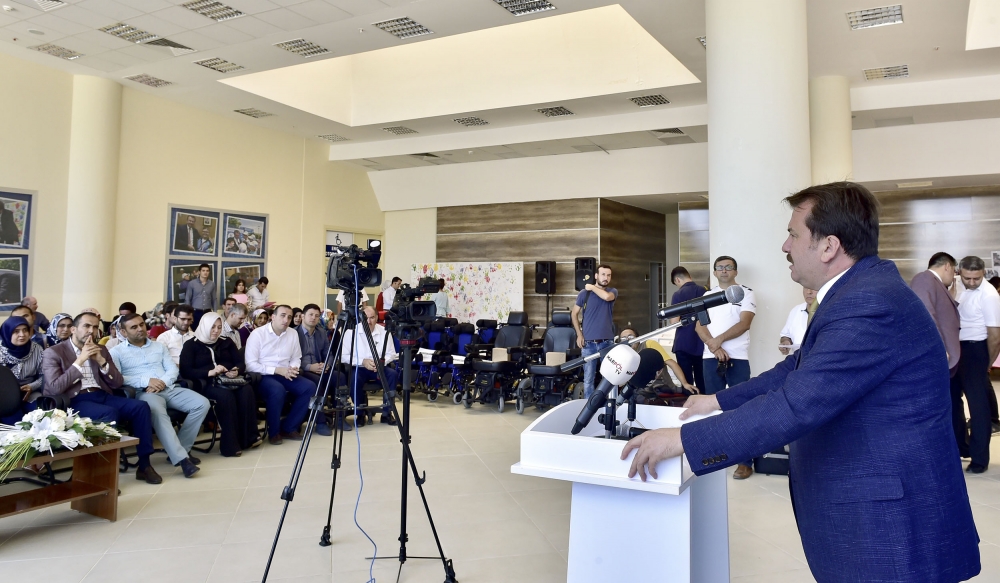 30 ADET MEDİKAL MALZEME İHTİYAÇ SAHİPLERİNE VERİLDİ 6