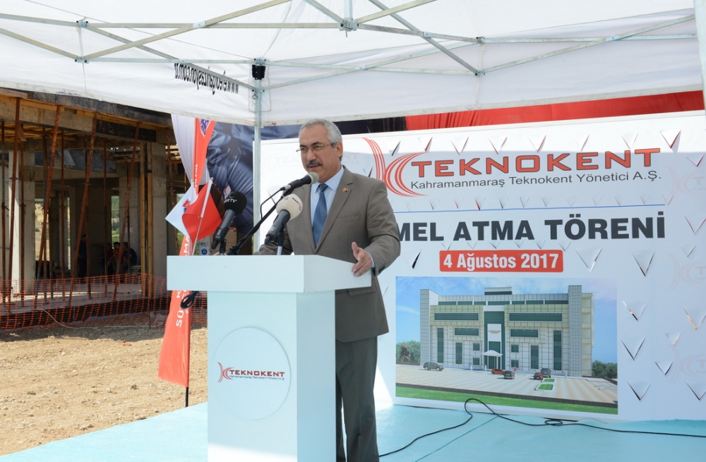 TEKNOKENT İDARE VE KULUÇKA BİNASININ TEMELİ ATILDI 4