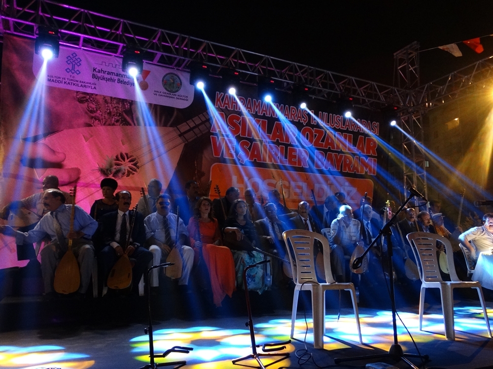 KAHRAMANMARAŞ'A GELEN ŞAİR, AŞIK, OZAN VE SANATÇI HÜNERLERİNİ SERGİLEDİ 1