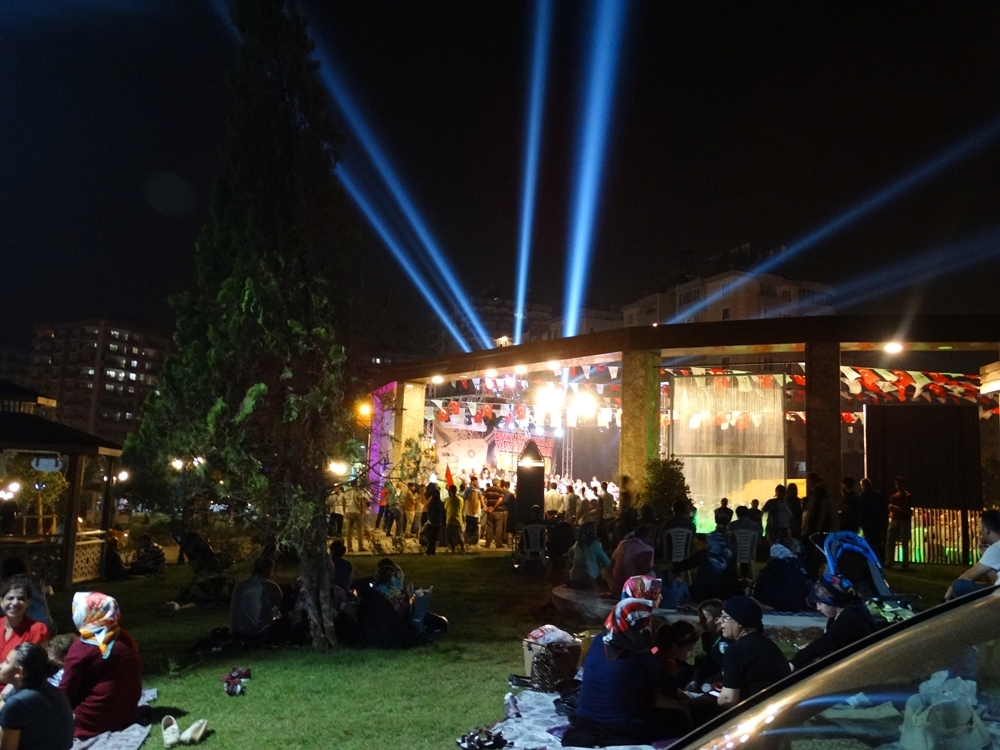 KAHRAMANMARAŞ'A GELEN ŞAİR, AŞIK, OZAN VE SANATÇI HÜNERLERİNİ SERGİLEDİ 12