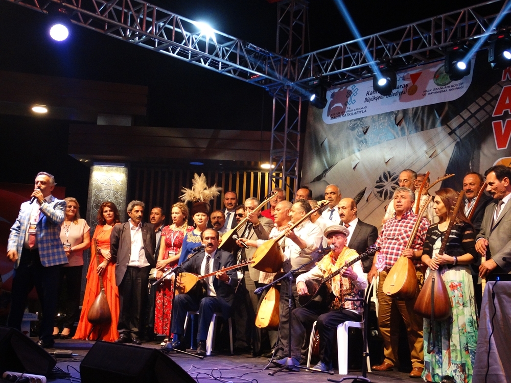 KAHRAMANMARAŞ'A GELEN ŞAİR, AŞIK, OZAN VE SANATÇI HÜNERLERİNİ SERGİLEDİ 16