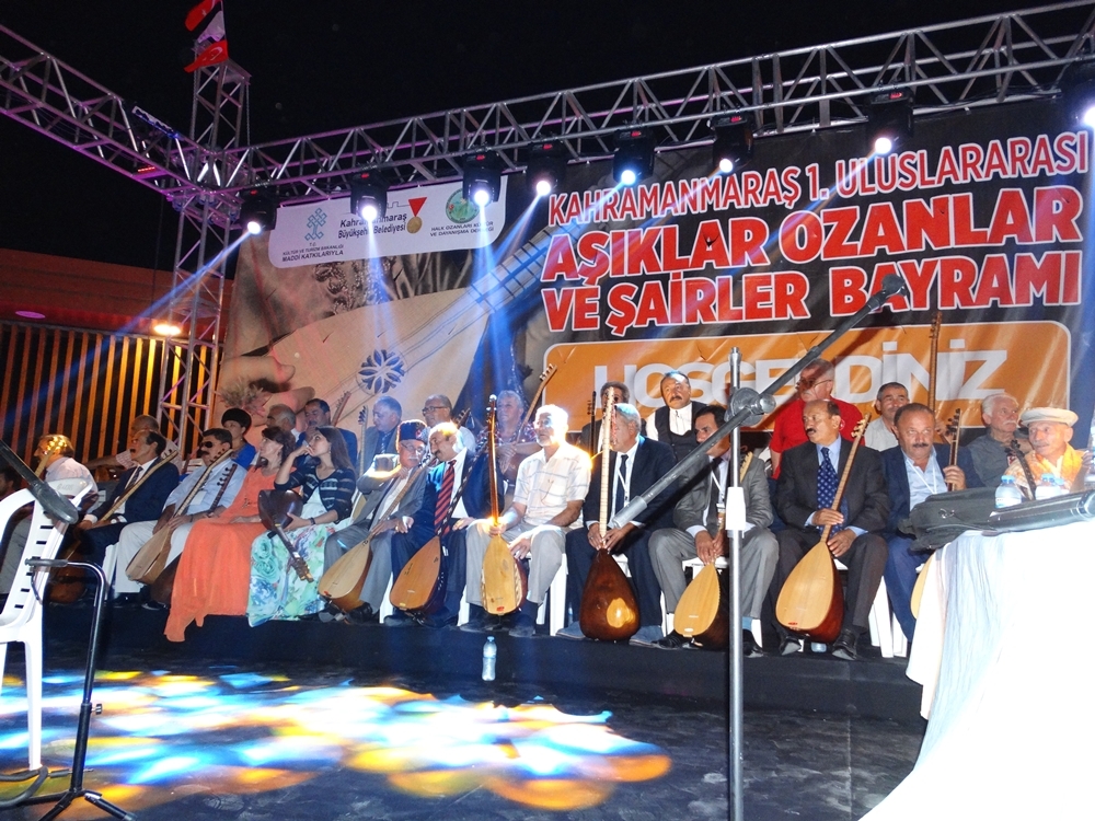 KAHRAMANMARAŞ'A GELEN ŞAİR, AŞIK, OZAN VE SANATÇI HÜNERLERİNİ SERGİLEDİ 2