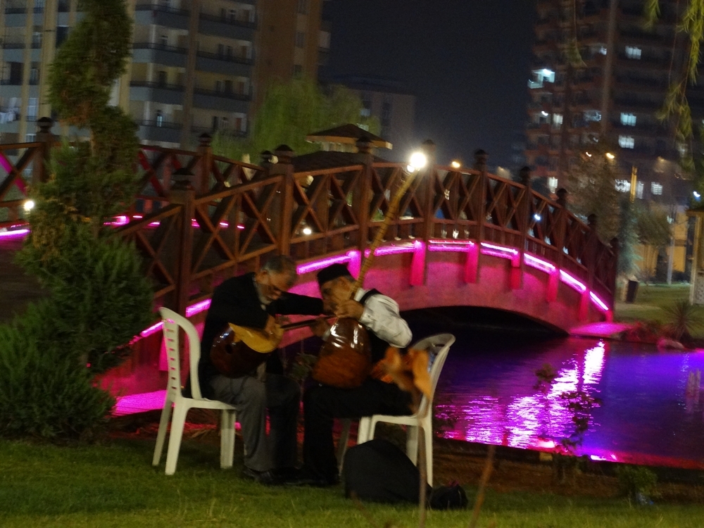 KAHRAMANMARAŞ'A GELEN ŞAİR, AŞIK, OZAN VE SANATÇI HÜNERLERİNİ SERGİLEDİ 3