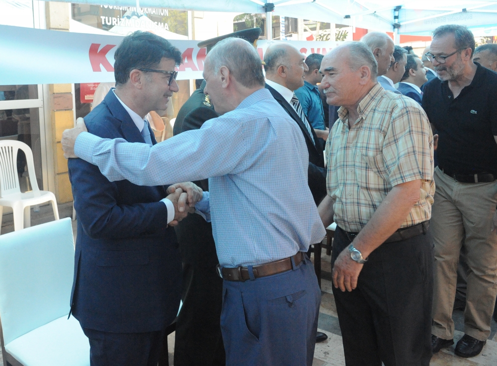 KAHRAMANMARAŞ’TA PROTOKOLLE HALK BAYRAMLAŞTI 8