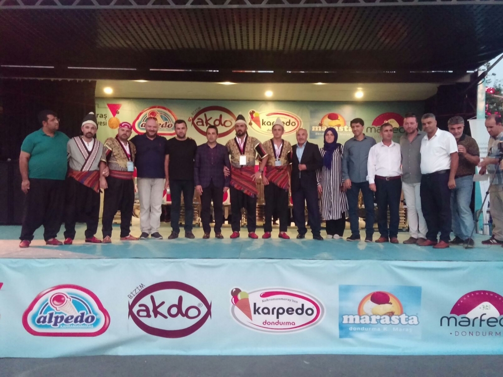 DONDURMA TIRI İSTANBUL ÜSKÜDAR MEYDANINDA 12