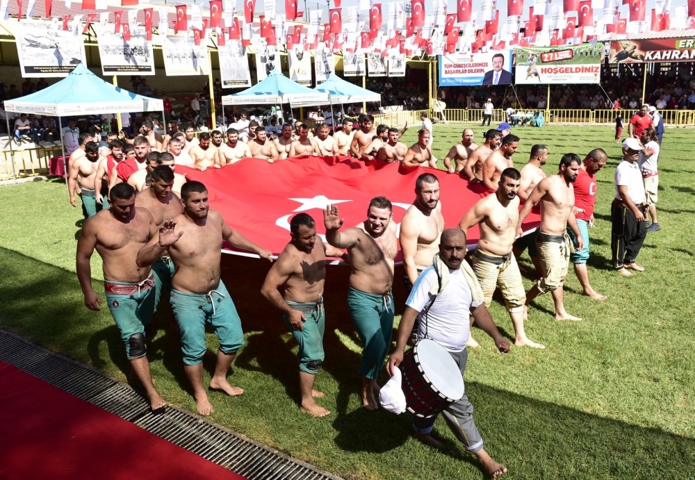 PEHLİVANLAR ER MEYDANINA İNDİ KARAKUCAK GÜREŞ FESTİVALİ YAPILDI 7