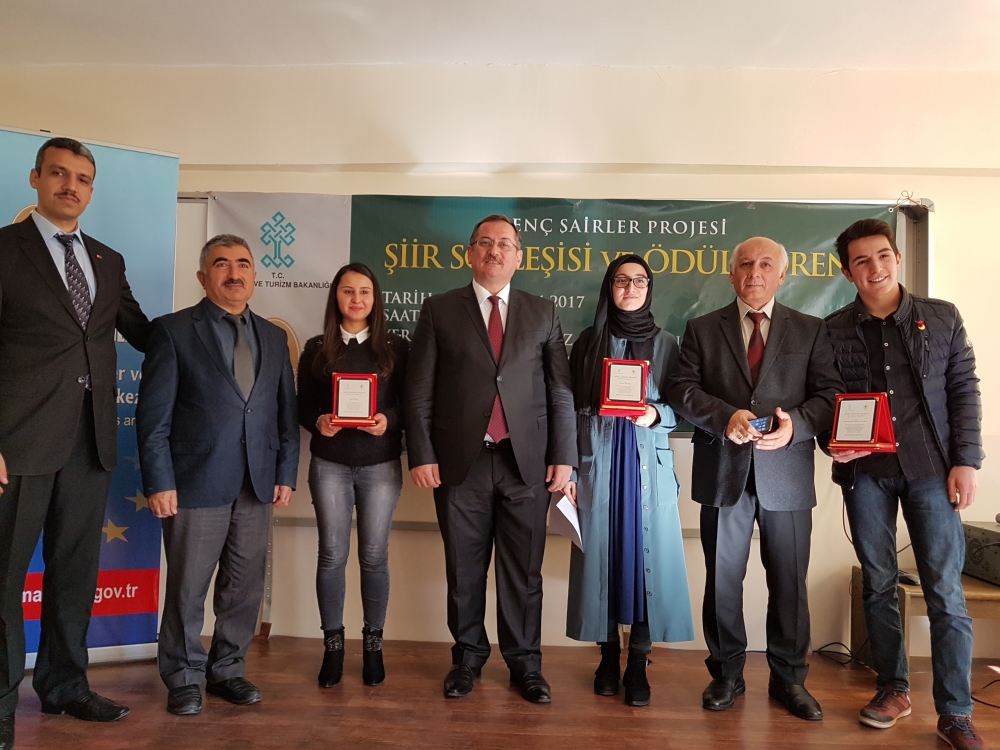 KAHRAMANMARAŞ'TA GENÇ ŞAİRLER ÖDÜLLERİNE KAVUŞTU 12