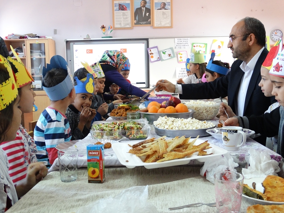 YAHYA KEMAL İLKOKULUNUN İNCİLERİ YERLİ MALINI KUTLADI 10