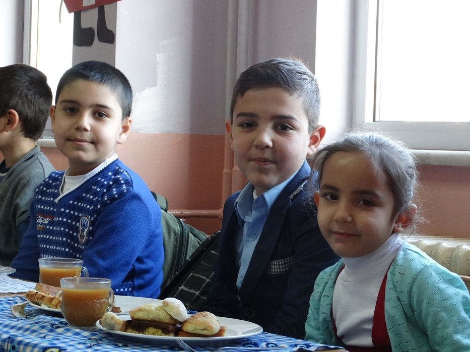 YAHYA KEMAL İLKOKULUNUN İNCİLERİ YERLİ MALINI KUTLADI 2