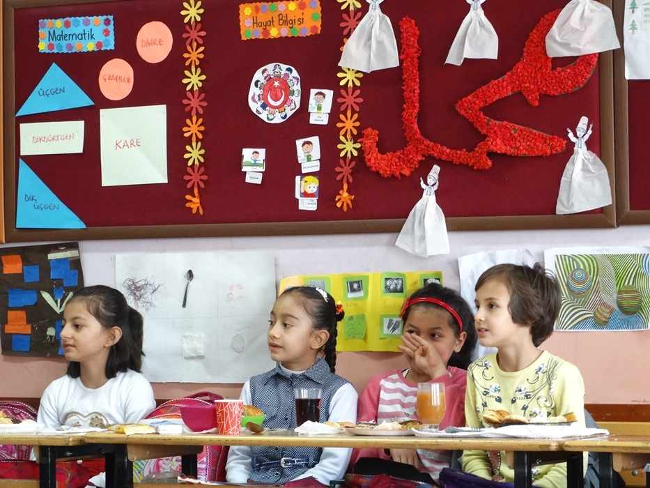 YAHYA KEMAL İLKOKULUNUN İNCİLERİ YERLİ MALINI KUTLADI 3