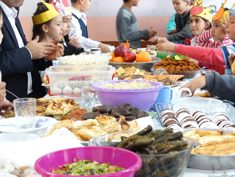 YAHYA KEMAL İLKOKULUNUN İNCİLERİ YERLİ MALINI KUTLADI 8