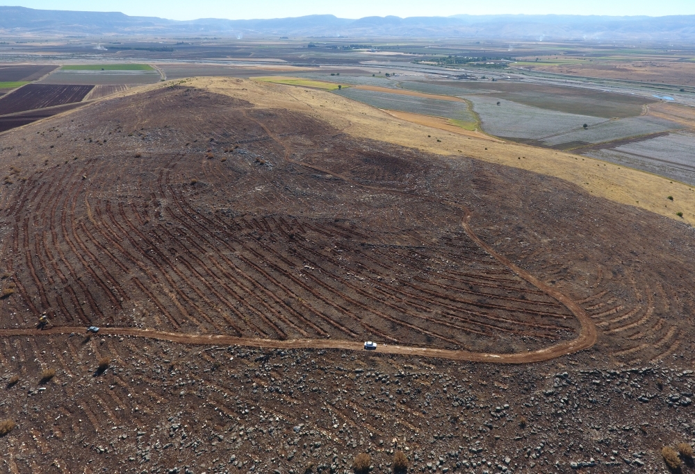 YANAN FİDANLARIN YERİNE BADEM FİDANLARI DİKİLDİ 5