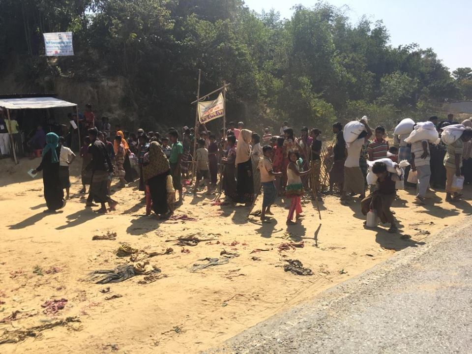 MİLLETVEKİLİ ÇİTİL ARAKANLI MÜSLÜMANLARIN YAŞADIĞI KAMPLARA GİTTİ 5