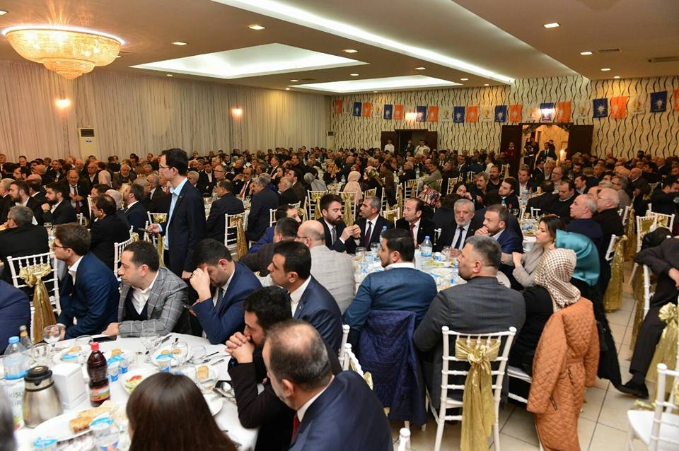 AK PARTİ "VEFA" YEMEĞİNDE BULUŞTU 12
