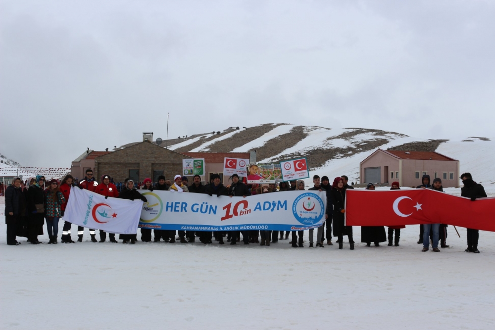 OBEZİTEYE DİKKAT ÇEKMEK İÇİN YEDİKUYULARA TIRMANDILAR 5