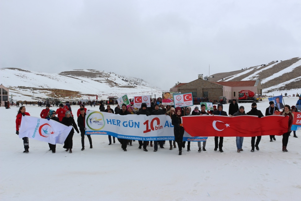 OBEZİTEYE DİKKAT ÇEKMEK İÇİN YEDİKUYULARA TIRMANDILAR 6