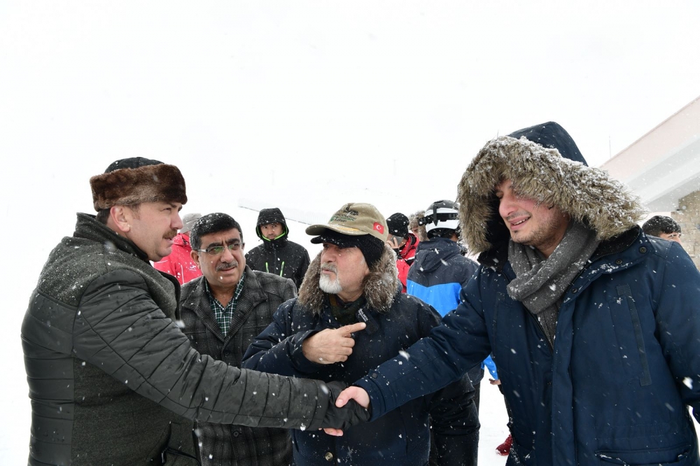 YEDİKUYULAR KAYAK MERKEZİNE ZİYARETÇİ AKINI 10