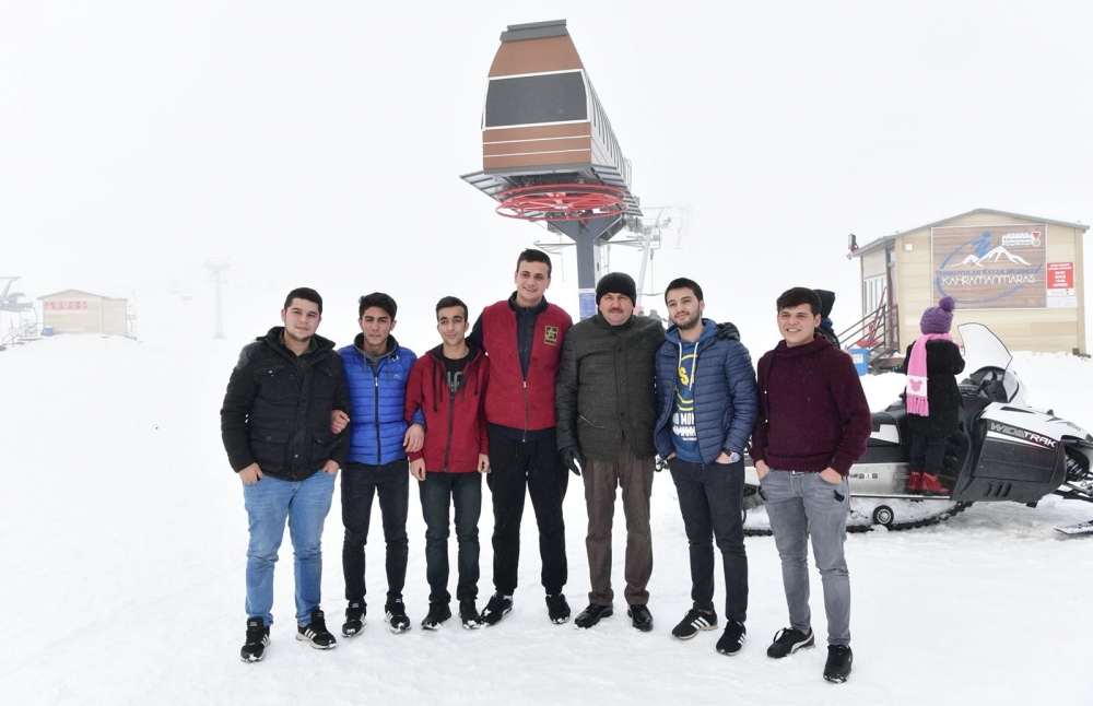 YEDİKUYULAR KAYAK MERKEZİNE ZİYARETÇİ AKINI 11