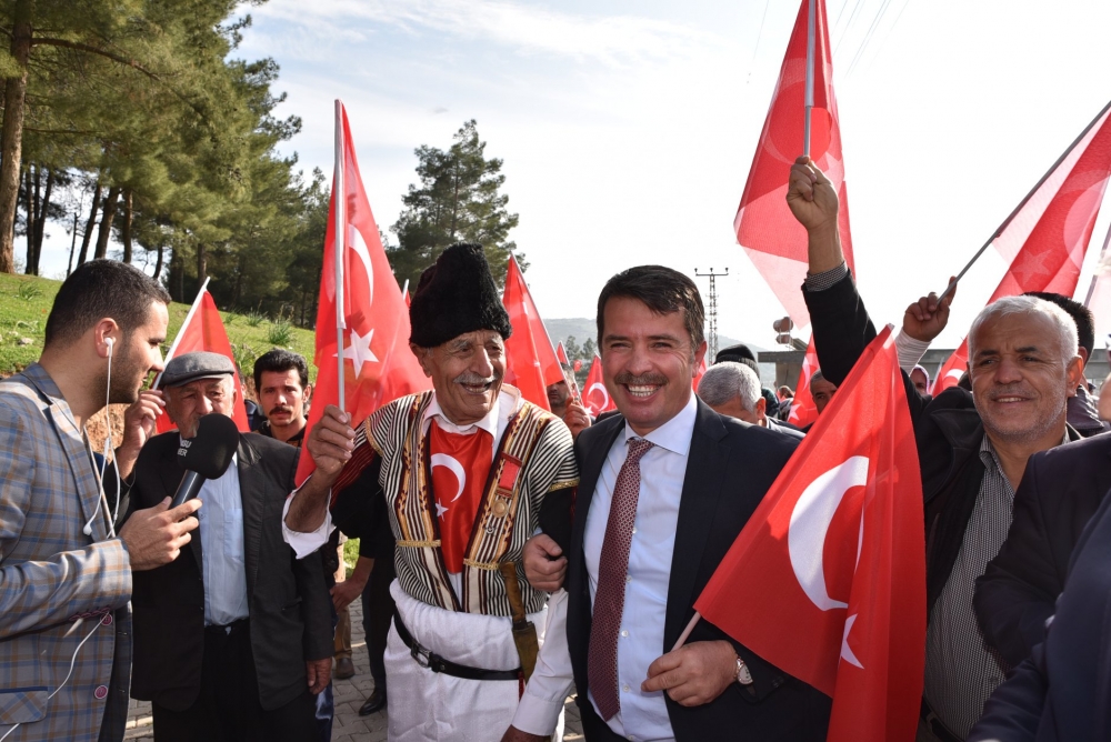 253 BİN İLMEKLE BAYRAK ÖRDÜLER 16