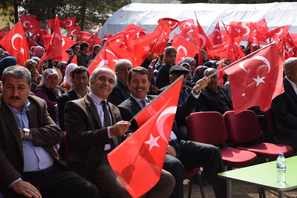 253 BİN İLMEKLE BAYRAK ÖRDÜLER 17