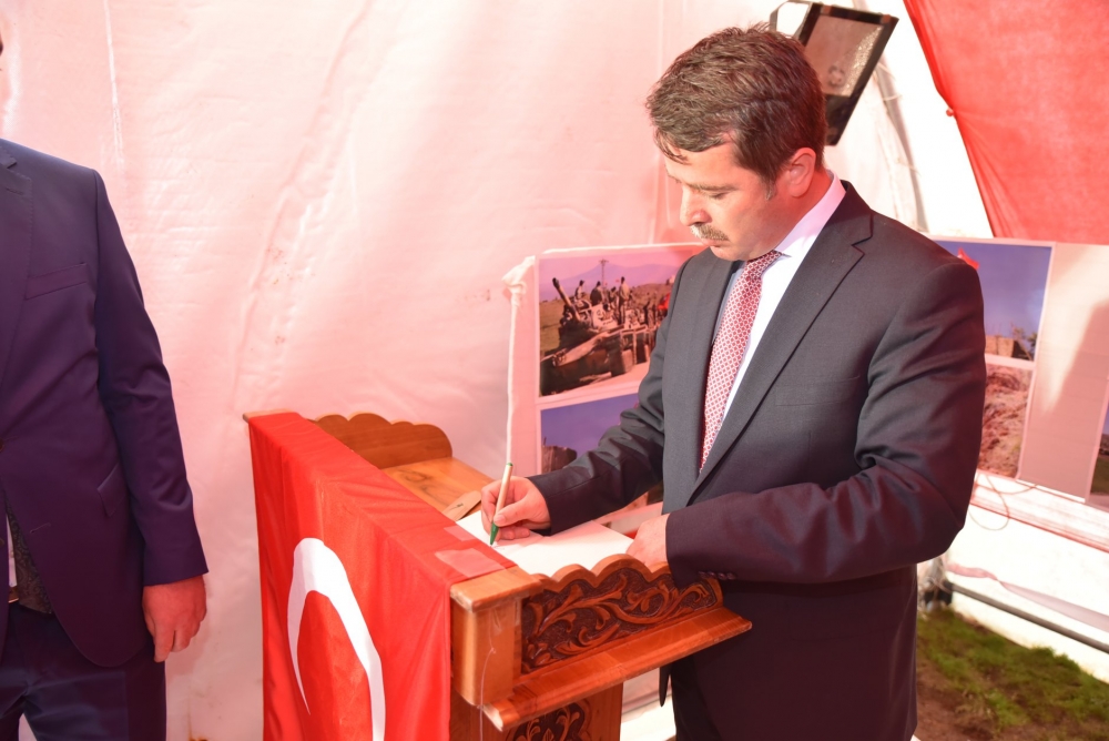 253 BİN İLMEKLE BAYRAK ÖRDÜLER 18