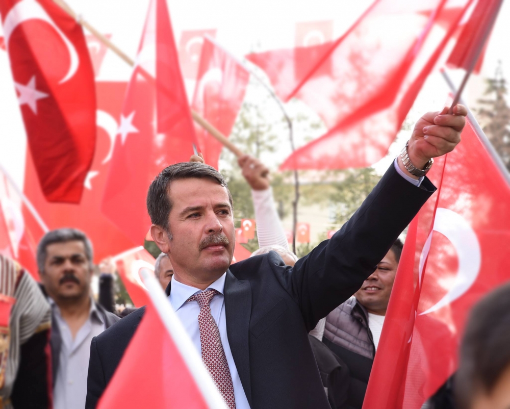 253 BİN İLMEKLE BAYRAK ÖRDÜLER 4