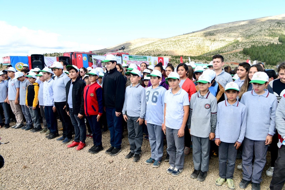 On Binlerce Fidan Toprakla Buluştu 12