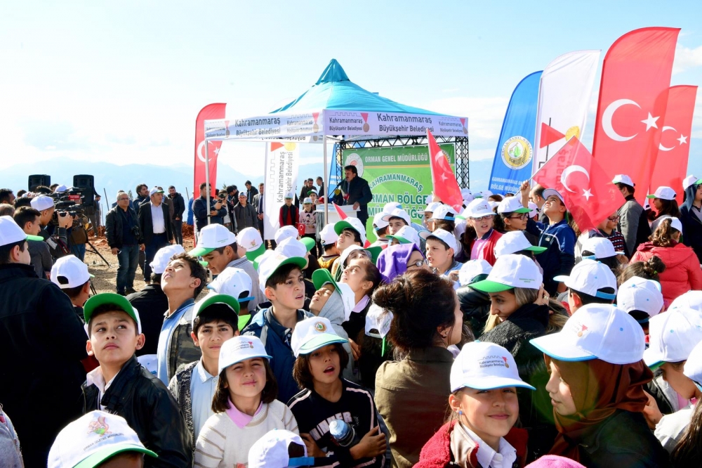 On Binlerce Fidan Toprakla Buluştu 6