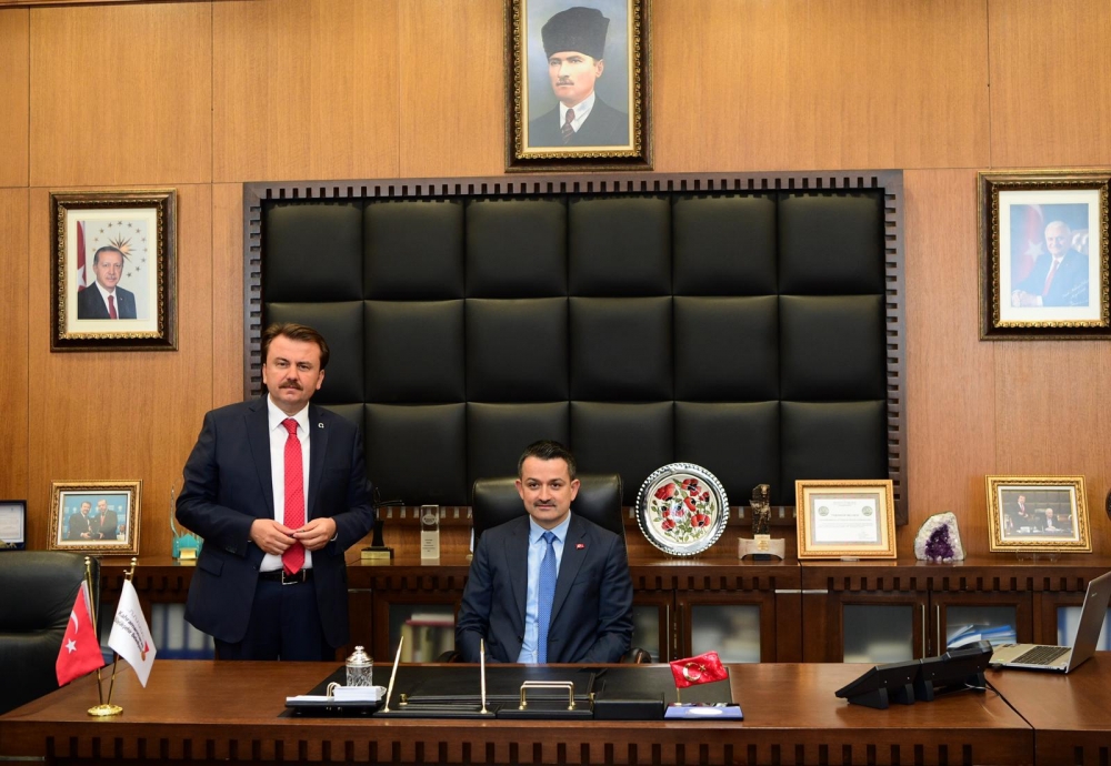 Bakan Pakdemirli Büyükşehir Belediyesi’ni Ziyaret Etti 5