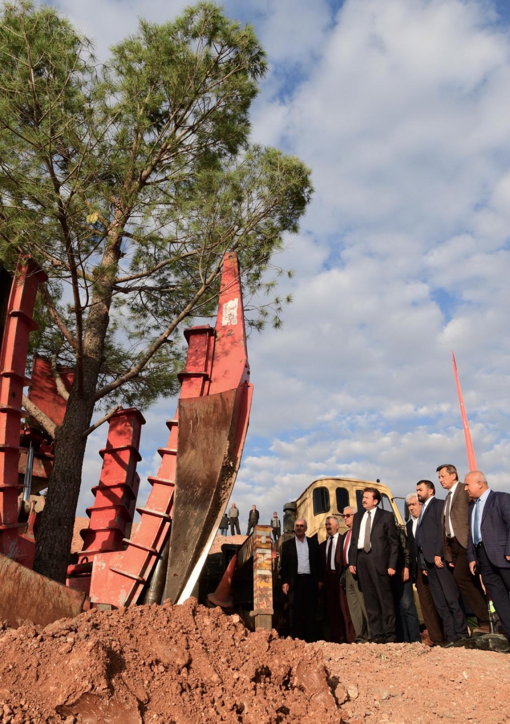 Senem Ayşe Millet Bahçesi için kollar sıvandı 3