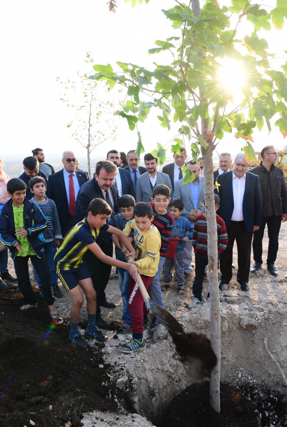 Senem Ayşe Millet Bahçesi için kollar sıvandı 5