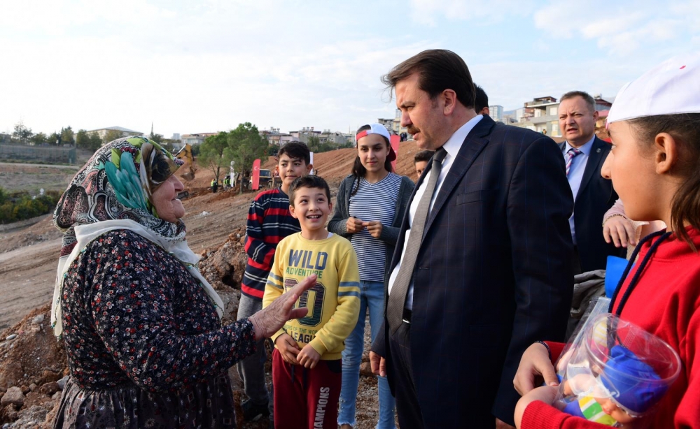 Senem Ayşe Millet Bahçesi için kollar sıvandı 6