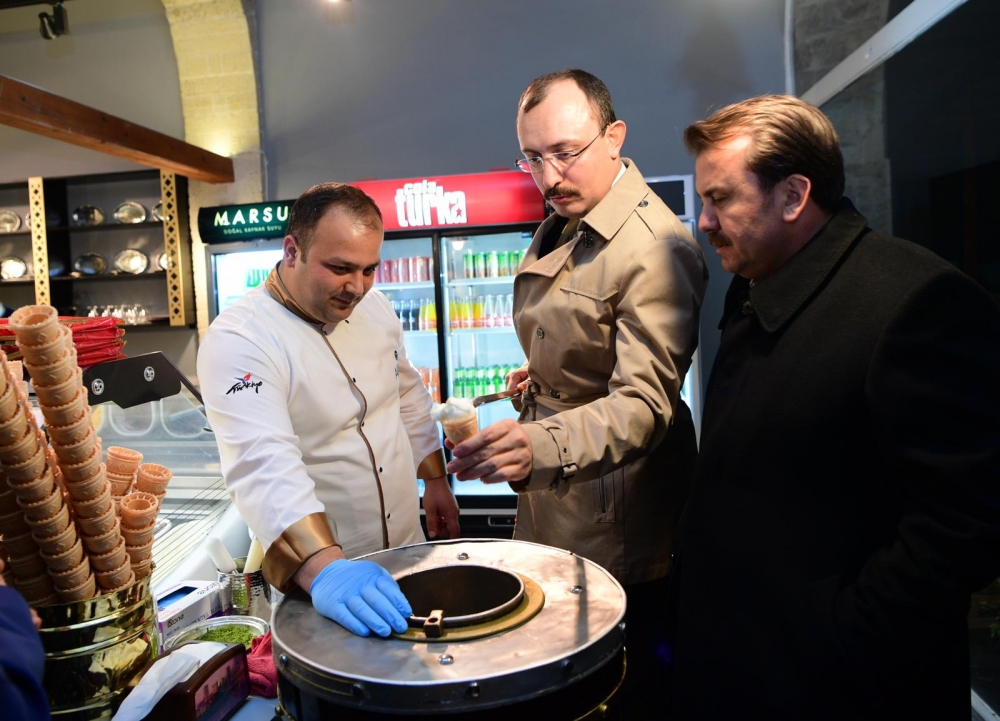 Başkan Erkoç Yaptığı Hizmetleri Bizzat Gösterdi 11