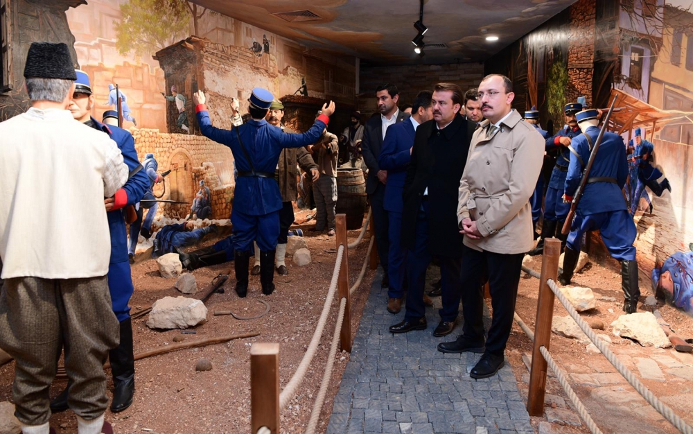 Başkan Erkoç Yaptığı Hizmetleri Bizzat Gösterdi 15