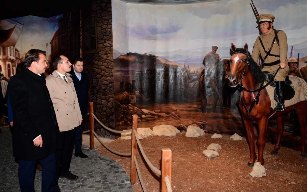 Başkan Erkoç Yaptığı Hizmetleri Bizzat Gösterdi 17