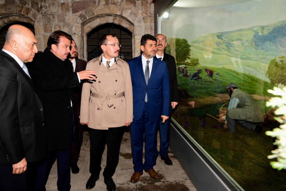 Başkan Erkoç Yaptığı Hizmetleri Bizzat Gösterdi 8