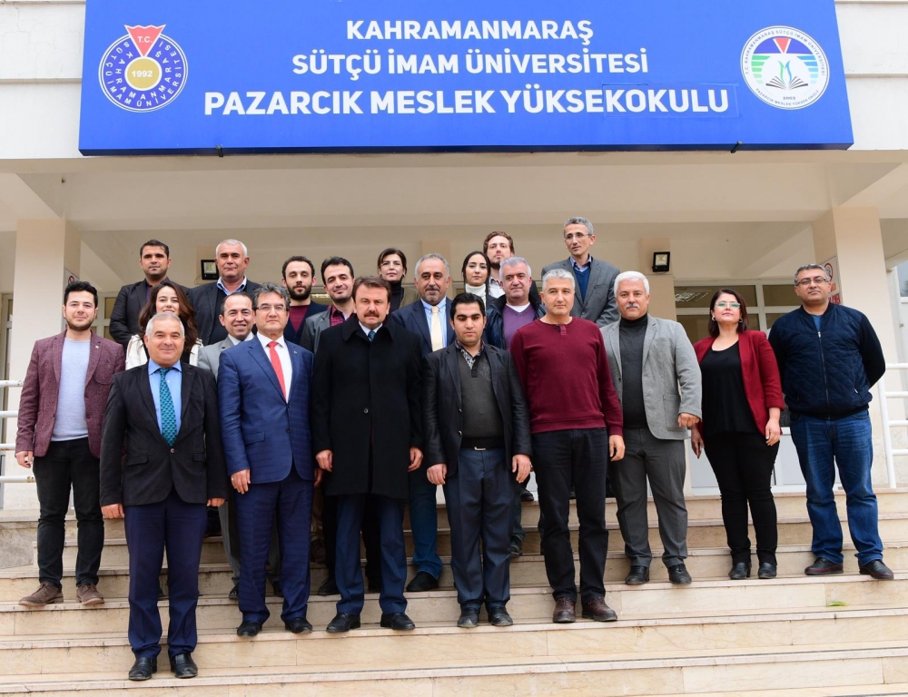 Başkan Erkoç, Pazarcık MYO'da Yerel Yönetimler Öğrencileriyle bir araya 27
