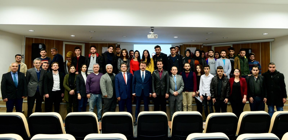 Başkan Erkoç, Pazarcık MYO'da Yerel Yönetimler Öğrencileriyle bir araya 8
