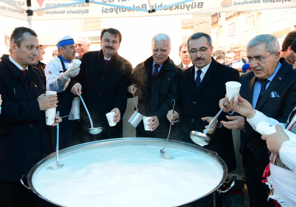 Sütçü İmam Olayı canlandırılarak süt ikramında bulunuldu 6